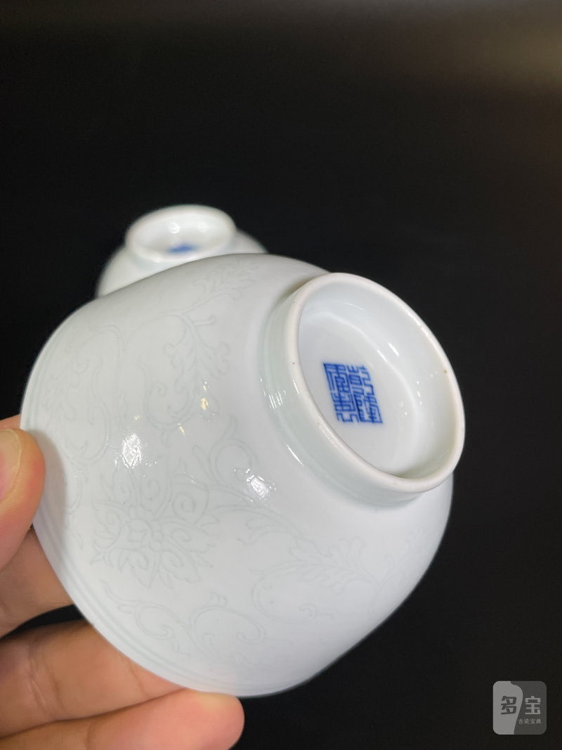 清乾隆 白釉暗刻花卉纹茶圆一对 - 图16